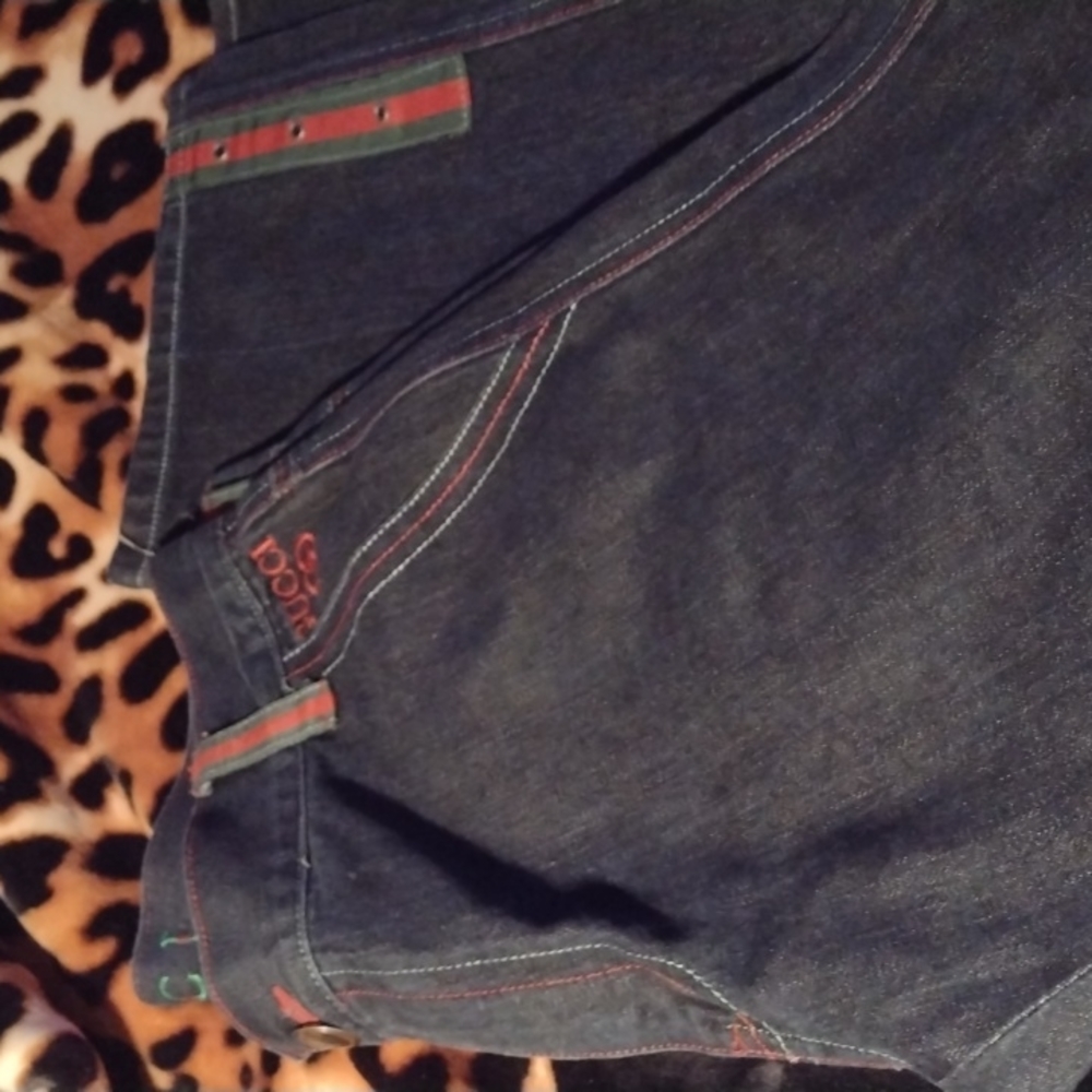 Gucci, - Picture 2 of 4